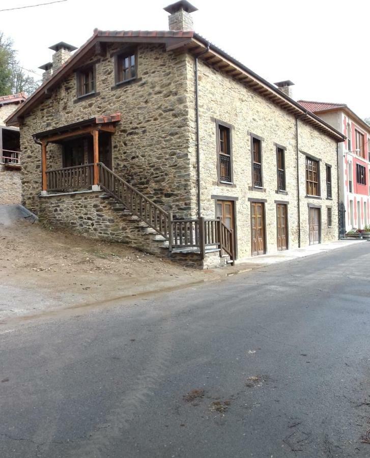 Apartamentos Rurales Casa Carmen Pola de Allande Exterior foto